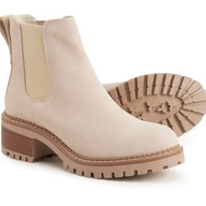 Bertuchi suede cream booties - BRAND NEW